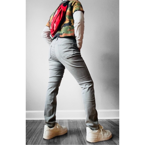 ★ Old Navy “Rockstar Built-In Sculpt” Jeans - Gray ★ - Picture 6 of 17